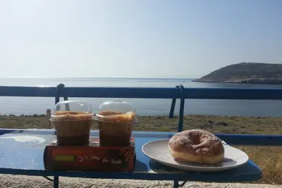 Image de belle villa en bord de mer près d'Athènes