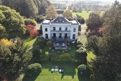 Image de Château magnifiquement restauré dans les Ardennes pour 12 adultes (16 pers)