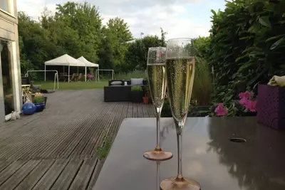 Image de Belle Maison En Bois Spacieuse