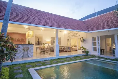 Image de Hou La La! Canggu Beach Villa 3 chambres. 3 minutes à pied du sable!