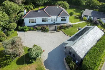 Image de Balglaze, belle maison et cabine, grand jardin, proche plage et commodités du village