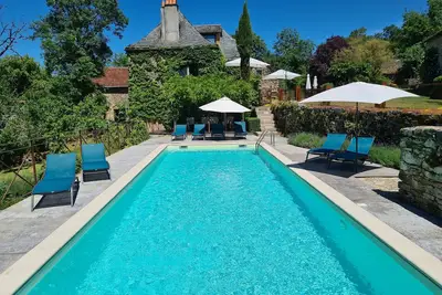 Image de Belle ferme en pierre du 18ème siècle avec piscine au Mas d'Arjac, Aveyron