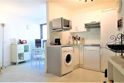 Image de Cannes suquet : 45 m² clim/Vue mer/Plage  à  2 minutes/Internet/parking possible