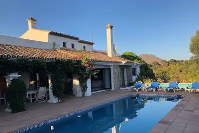 Villa avec piscine privée et vue magnifique