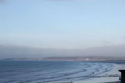 Image de Appartement avec vue sur mer avec vue sur la baie de Bideford et à 5 minutes à pied de la plage