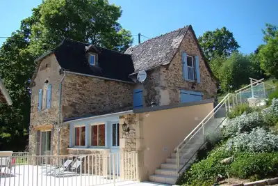 Image de Gite, Climatise, Piscine Chauffee, Aquabike Et Spa.