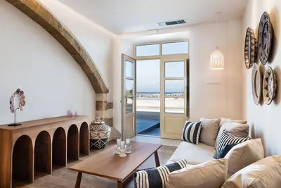 Image de NÉPHALION Un Chambre De Luxe Appartement De Mer Front, Kolymbari Harbour, Chania