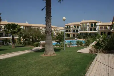 Image de condominium fermé dans le centre de Albufeira Guide