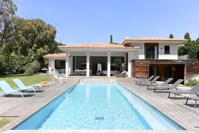 Image de Magnifique villa d’architecte à 10 minutes à pied des plages de Gigaro, 9 pers.