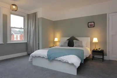 Image de Grand appartement situé dans un endroit populaire - Fm182