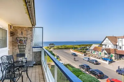 Image de Bournecoast: Vues Sur La Mer - Sur Les Plages OPPOSÉES De Clifftop À Southbourne - Fm1534