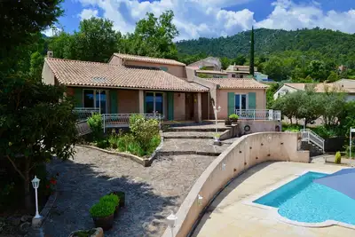 Image de Villa provençale avec piscine et jardin arboré au coeur de la Provence Verte