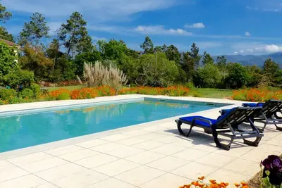 Villa Luxueuse, Spacieuse Et ISOLÉE Avec Piscine. Vues Non PARTAGÉES Et ÉTONNANTES