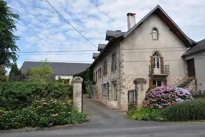 Image de Grande maison de campagne à proximité du bourg de Juillac (14 personnes)