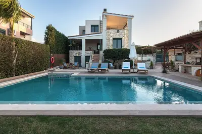Image de Antonia Blue Villa avec emplacement privilégié