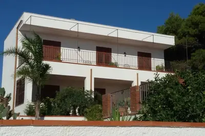 Image de Villa de style méditerranéen avec vue sur l'oasis du Belice