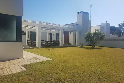 Villa de luxe dans le meilleur quartier de Barrosa