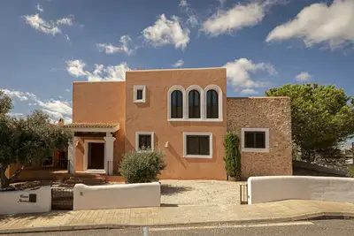 Image de Can Noves-Fabuleuse villa dans un quartier central et calme