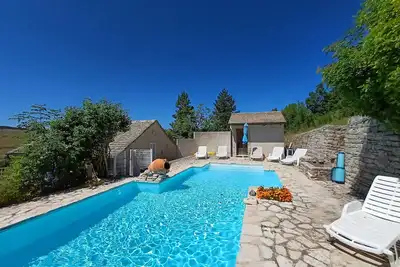 Image de La Bergerie, Gîte de France 4 épis, piscine privée chauffée.