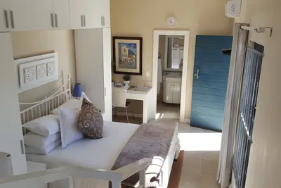 Image de Chalet ENSOLEILLÉ Dans Un Cadre De Jardin Tranquille.