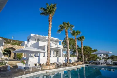 Image de Luxe, 6 br, Villa face à la mer, Villa Agia Irini Cove avec piscine privée