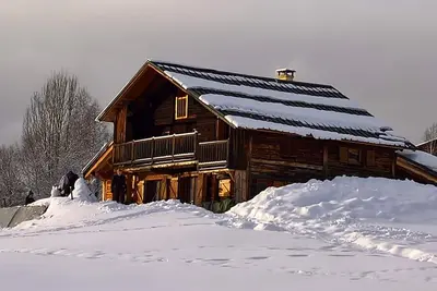 Image de Spacieux chalet familial typique, 5 chambres (12 pers. )+ accès direct aux pistes