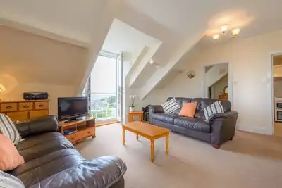 Appartement 4 étoiles avec balcon et vue imprenable sur la mer à seulement 200 mètres de la plage