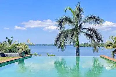 Image de Villa de 4 chambres. Des vues spectaculaires sur le lac de Koggala.
