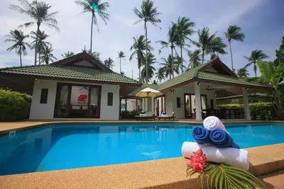 Image de Spacieuse de luxe Grand Villa avec piscine privée et 4 lits et 4 salles de bains
