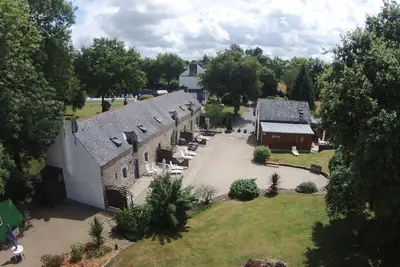 Image de Coach House pour 6 personnes avec piscine partagée chauffée dans un cadre magnifique rural