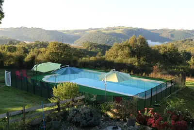 Joli gîte familial avec piscine partagée