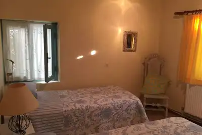 Image de Olive Pickers Sleeps 5 (2 chambres)