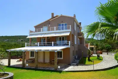 Image de Villa Filis - 1 chambre appartement dans une magnifique villa au sommet d'une colline avec vue imprenable