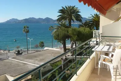 Image de Face mer superbe appartement  situé près du Palais des Festivals et centre ville