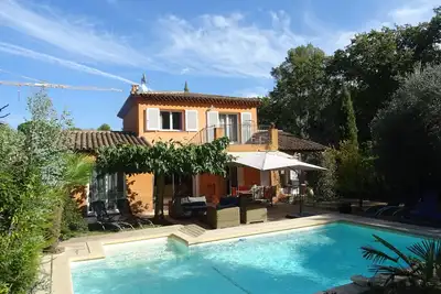 Image de Villa de charme au calme avec piscine et jardin