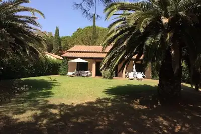 last minute juillet appartement dans villa golfe de la mer de Baratti