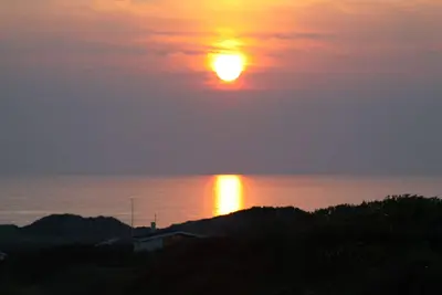 Image de Chalet familial. Grande vue sur la mer et près de la plage.