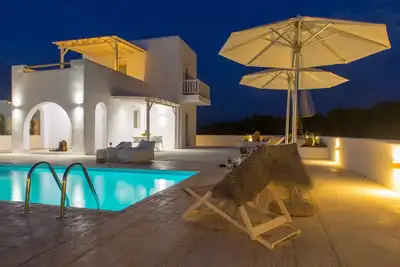 Image de Naxian Lounge Villas | Villa Iii avec piscine privée