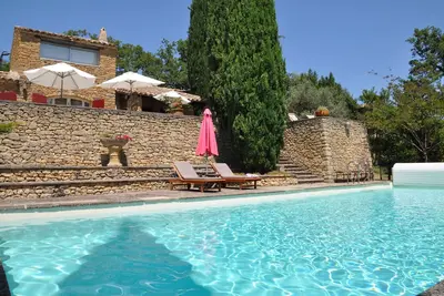 Image de House of character with swimming pool in peace