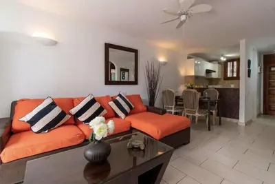 Image de Récemment rénové magnifique appartement de 2 chambres avec grand jardin privé.