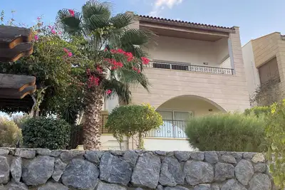 Image de Appartement avec piscine partagée et vue sur la mer