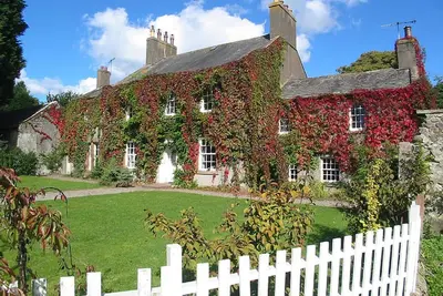 Image de Maison Eskmeals. Peut accueillir jusqu'à 21 personnes dans 9 chambres. 7 acres de terrain privé