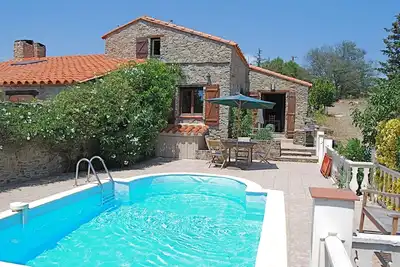 Image de Belle villa catalane avec piscine privée et vue imprenable sur un emplacement paisible