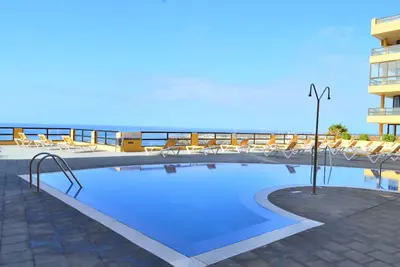 Image de Appartement confortable avec solarium privé, connexion Wi-Fi et piscines chauffées