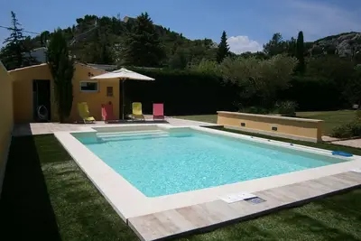 Image de Havre de Paix à 10 minutes d’Avignon Piscine Privative Sans Vis A Vis Vue Wifi