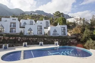 Image de Appartement situé dans le vieux village de Karmi, élégamment décoré avec