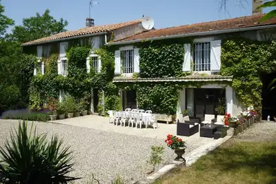 Image de Domaine de Couchet - demeure du 18e siècle avec grande piscine