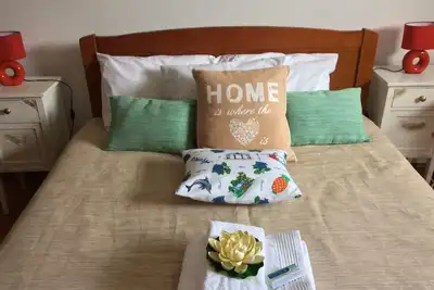 Image de Chambre double 18 m Lit king size 2, 00 x 1, 60 m, piscine, wi-fi et parking.