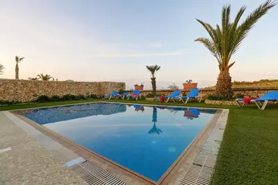 Image de Villa Savona avec vue imprenable sur la campagne et la mer