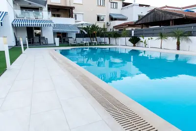 Image de Appartement de luxe avec piscine chauffée B2
